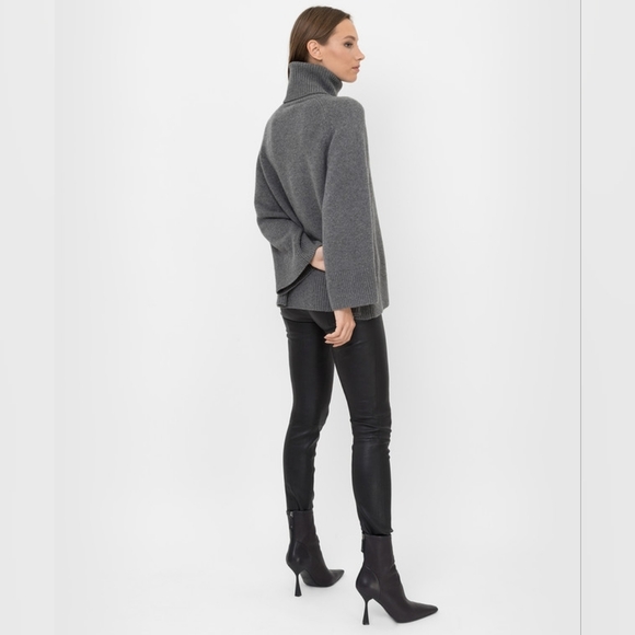 THEORY ‘Lanola’ Wool/Cashmere Turtleneck, Sz M, Retail $595 - Picture 4 of 7